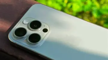 تحول استراتيجية شركة Apple نحو الشاشات المطوية والتركيز المكثف على نسخ Pro